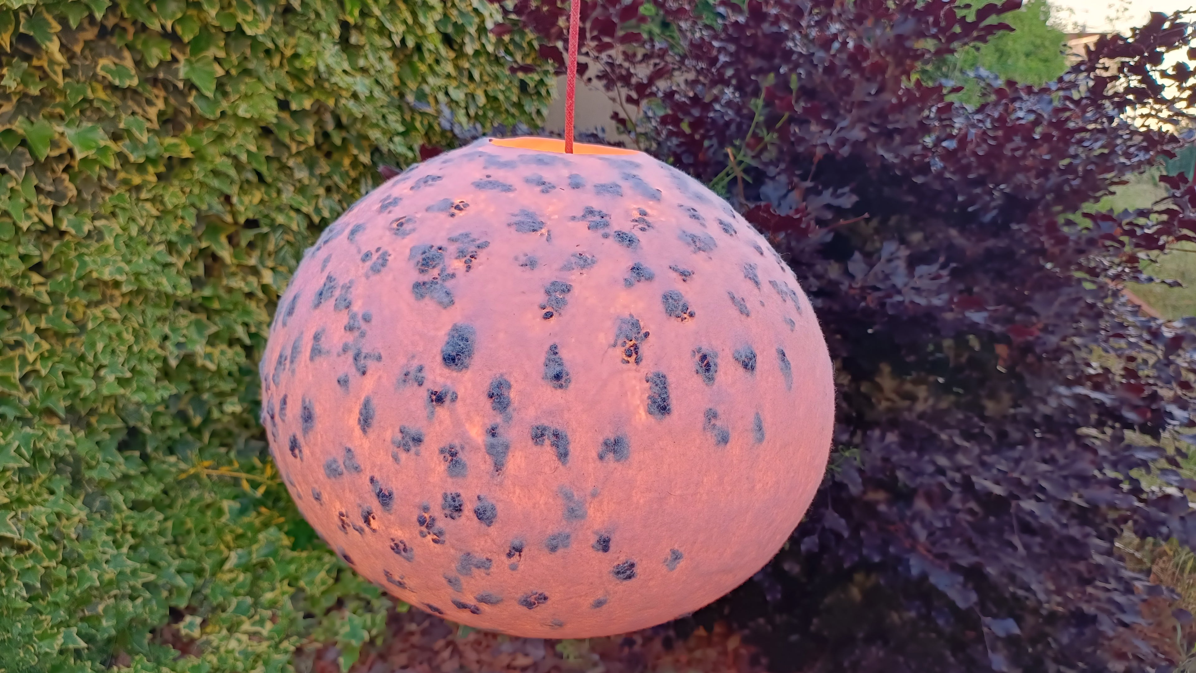 Constelación, lámpara de lana merino.