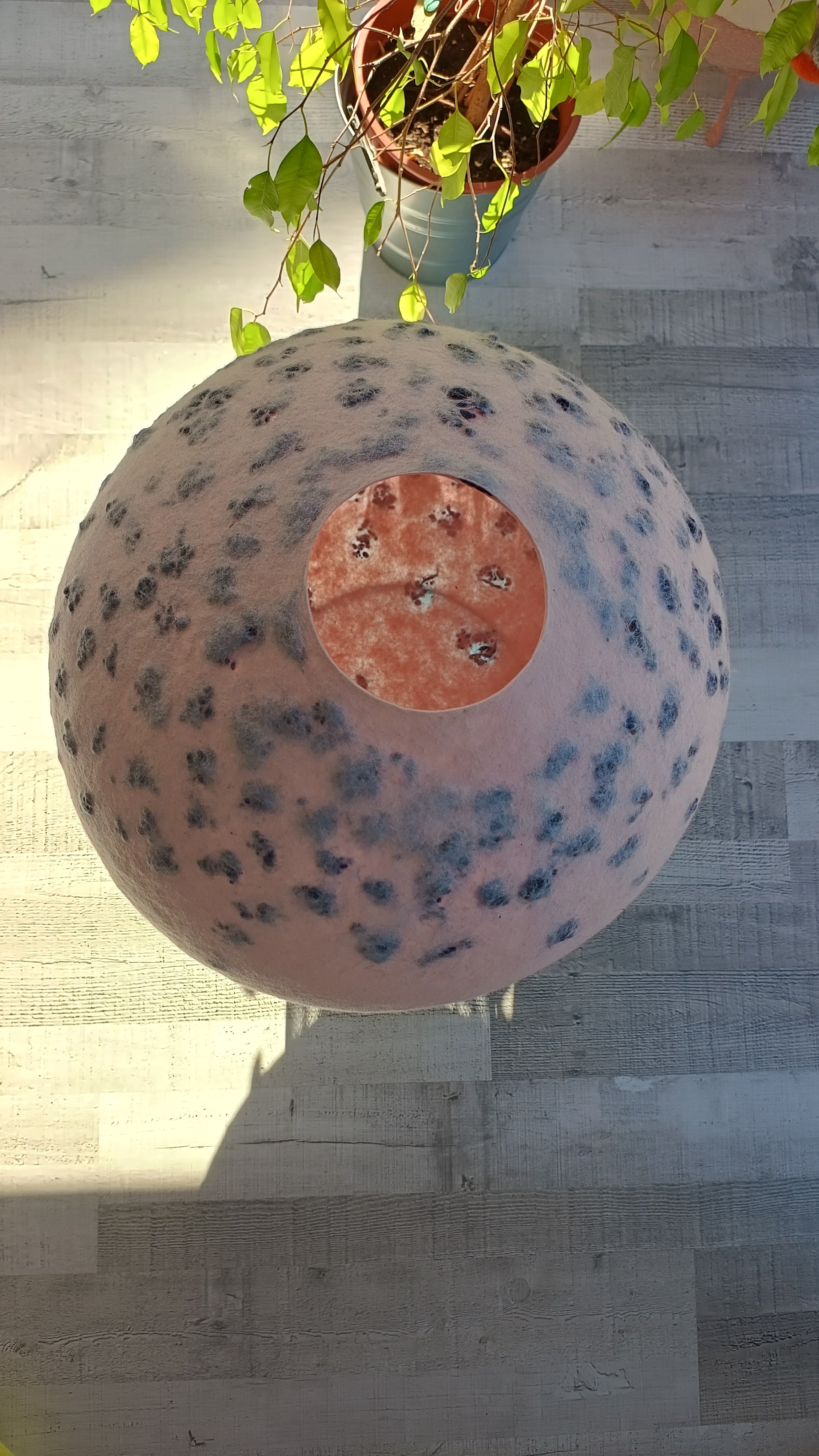 Constelación, lámpara de lana merino.